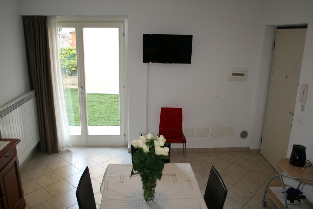 Alma Apartment Sirmione Eksteriør bilde